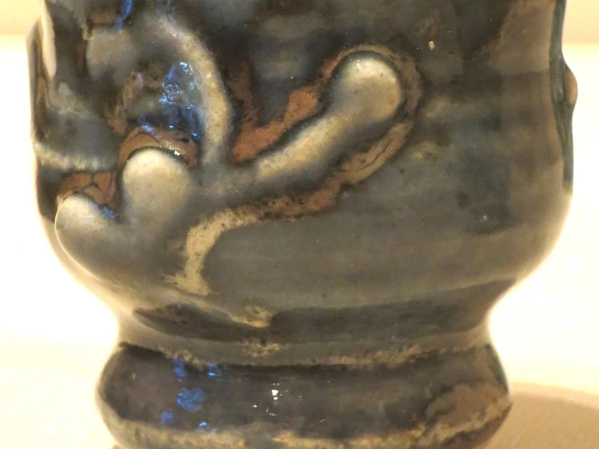 手作的灰藍色陶杯